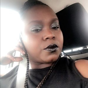 Meet your Posher, Kendra